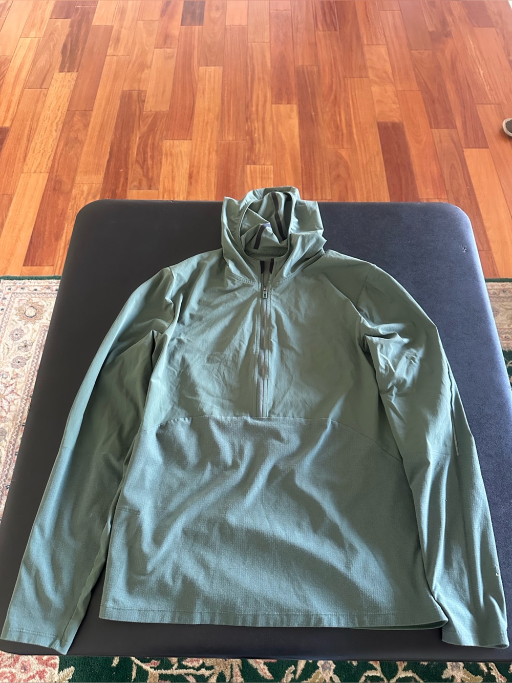 Lululemon Men's Olive Green Half-Zip Hoodie Jacket Size Medium